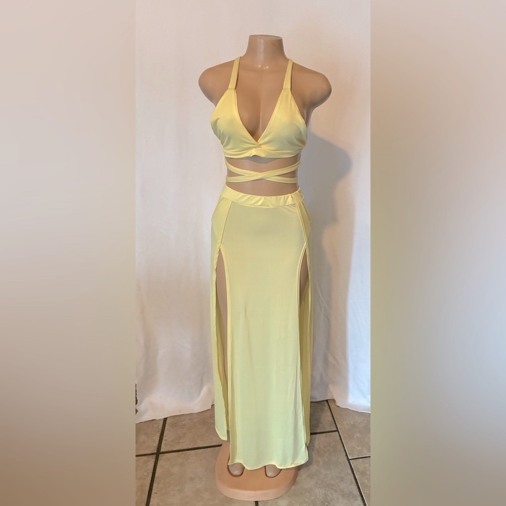 Women’s Yellow Strappy Two-Piece Set Size Medium